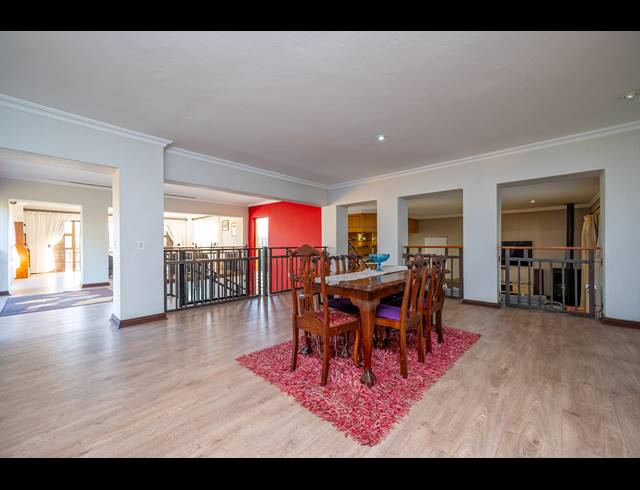 6 BEDROOM FREEHOLD FOR SALE IN ROBIN HILLS